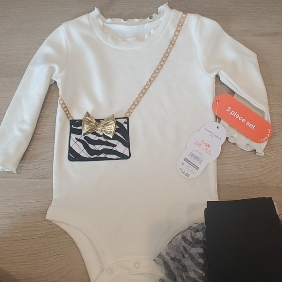 3-piece Wonder nation outfit. Size 3-6 months. New with tags. - Picture 3 of 4